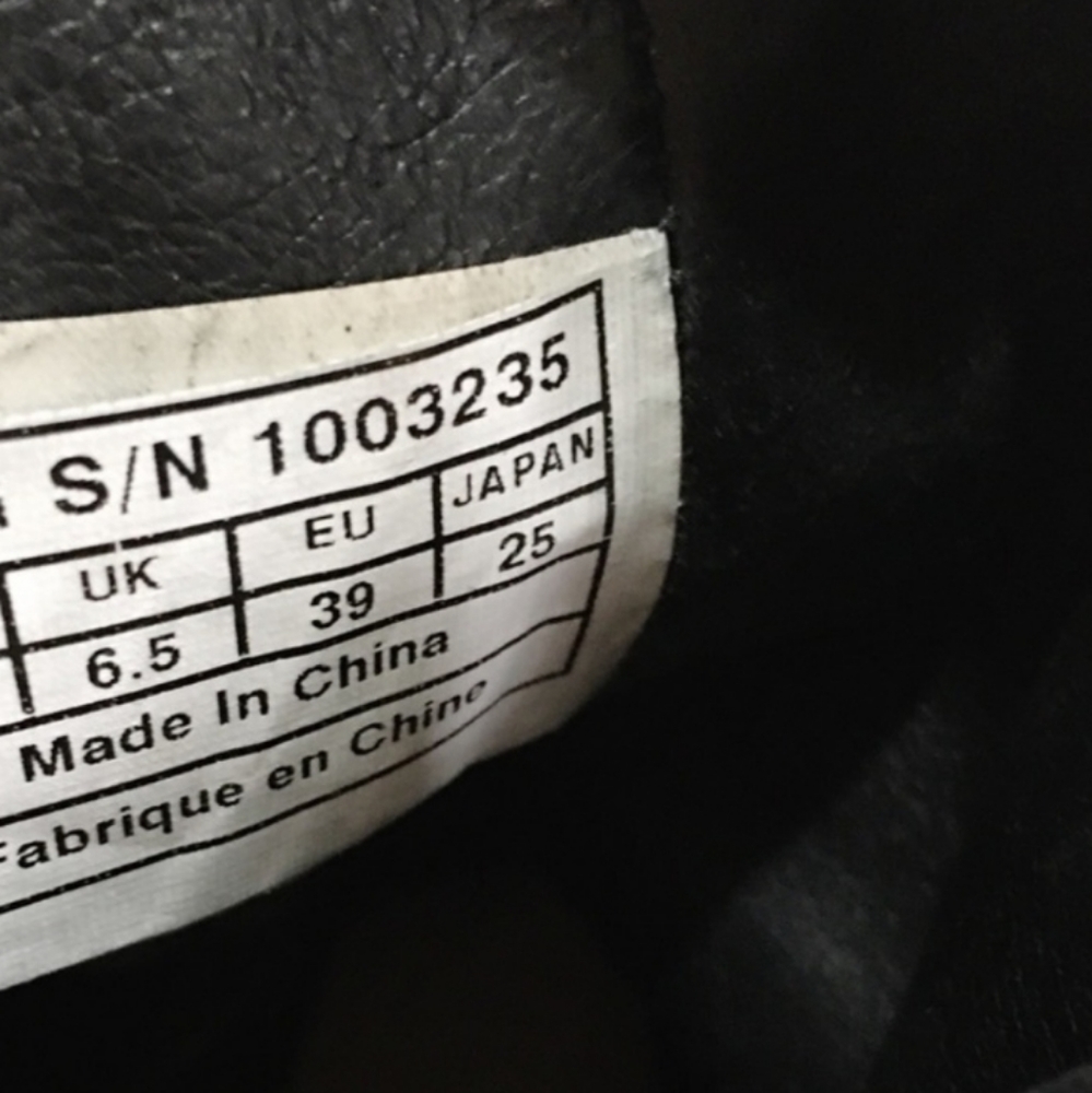 🚫SOLD🚫UGG Fabrizia Moto boots oiled leather/suede - Picture 13 of 13